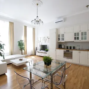 Premium By Hi5 - B25 , Budapest Hungary