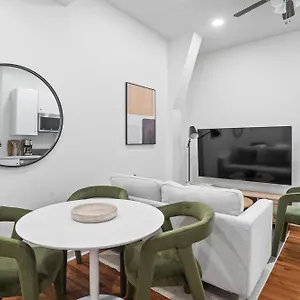 Minimalist Charm 2br 1bath , New York United States