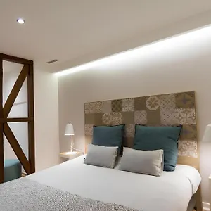 Casa Do Castelo 2- Work Or Relax In The Historic Heart Of Lisbon! , Lisbon Portugal